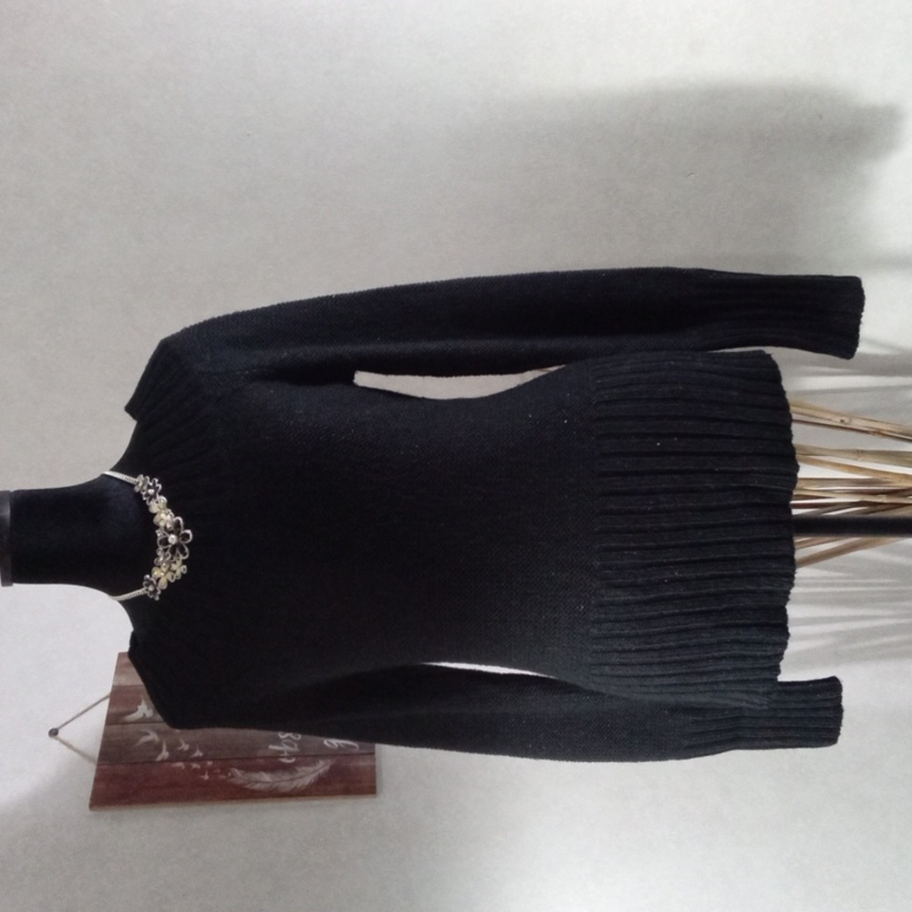 THE ORIGINAL ARIZONA JEAN COMPANY BLACK SWEATER